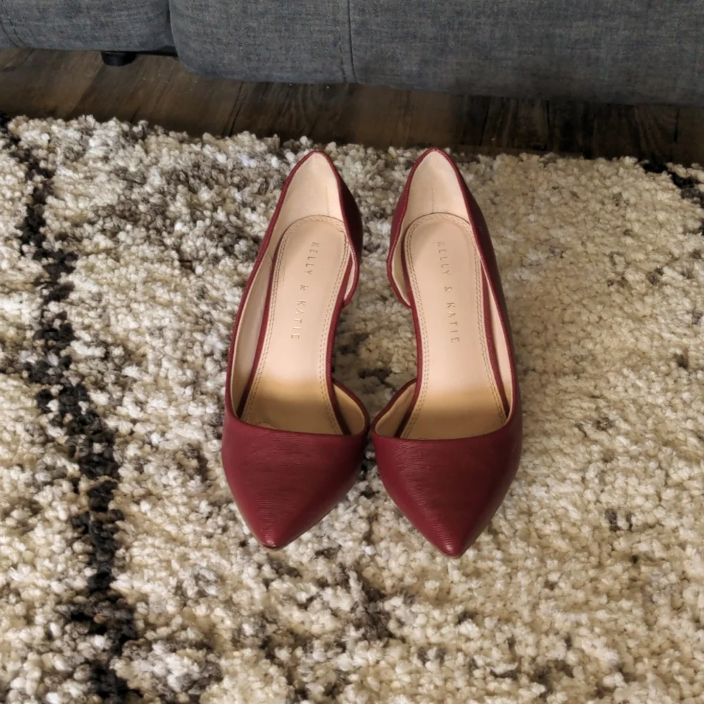 Heels - Picture 1 of 4